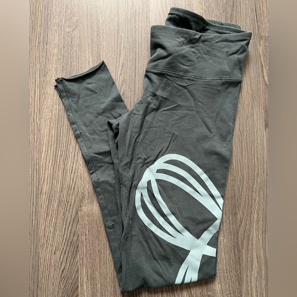TNA leggings